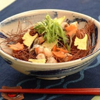 揚げ素麺の吹き寄せ